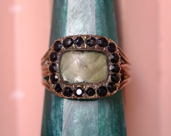 Antique Georgian Gold French Jet Locket Mourning Ring, circa 1820