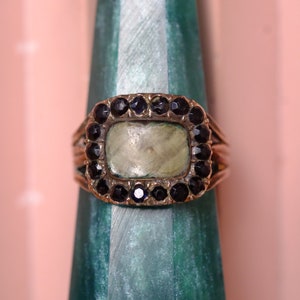Antique Georgian Gold French Jet Locket Mourning Ring, circa 1820