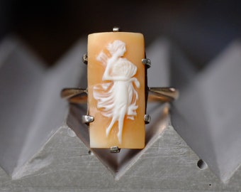 Antieke 9ct goud en zilver gesneden schelp Psyche vlinder cameo ring