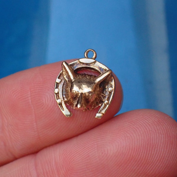 Pendentif porte-bonheur fer à cheval et tête de renard en or 9 carats vintage des années 1960