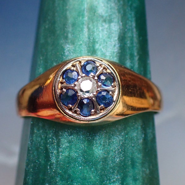 Beautiful Antique 18ct Gold Sapphire & Diamond Cluster Ring