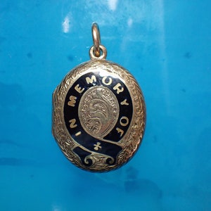 Antique Victorian 9ct Gold B&F Enamel &#39;In Memory Of&#39; Mourning Locket