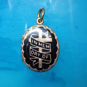 Antique Victorian Era 9ct Gold B&F Black Enamel In Memory Of Mourning Locket