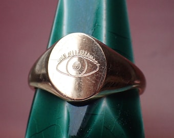 Vintage 9ct Gold Engraved Eye Signet Ring