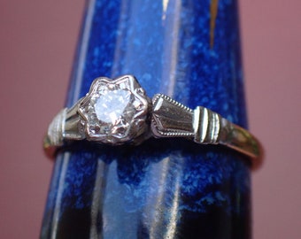 Antique Art Deco 18ct Gold & Platinum Diamond Star Solitaire Ring