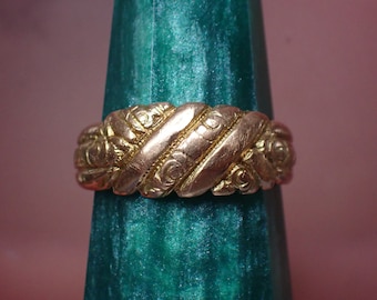 Antique Edwardian 9ct Gold Patterned Keeper Ring, hallmarked 1916