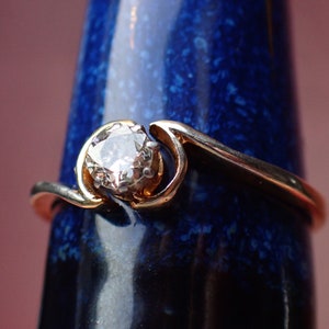 Antique Art Deco 18ct Gold & Platinum Diamond Solitaire Crossover Ring