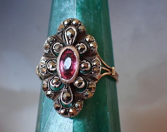 Bague Ancienne Marquise En Or Rose 18K (1900) - Pierre Violette, Verte Et Marcassite - Taille 56 - Occasion
