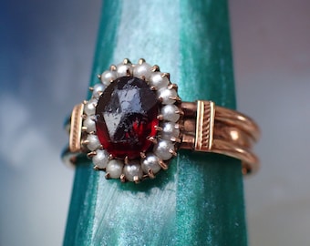 Antique 9ct Gold Faceted Garnet Paste & Faux Seed Pearl Cluster Ring