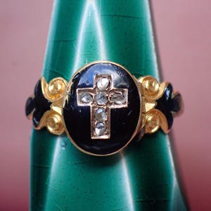 Antique Victorian 18ct Gold Black Enamel & Rose Cut Diamond Cross Locket Mourning Ring