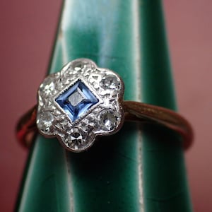 Antique Art Deco 18ct Gold Platinum Square Cut Sapphire & Diamond Daisy Ring