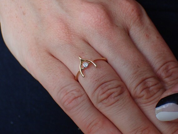Beautiful Vintage 18ct Gold Diamond Wishbone Ring - Gem