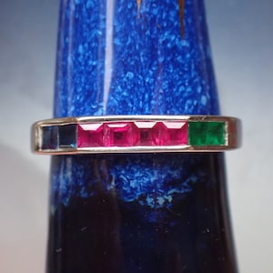 ヴィンテージ ヨーロピアン 18K ホワイト ゴールド ルビー、エメラルド、サファイア リング