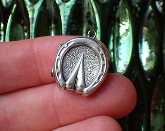 Antique Victorian Silver Plated Lucky Horse Shoe Shaped Locket