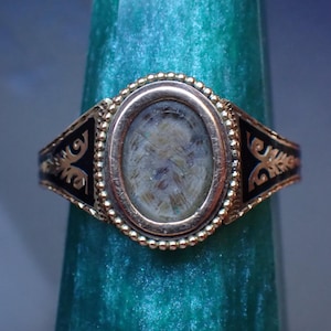 Antique Late Victorian 9ct Gold Black Enamel Locket Mourning Ring c1897