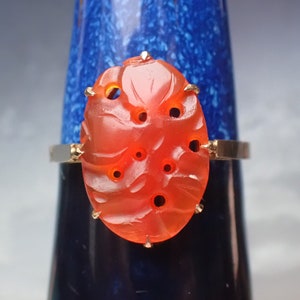 Pretty Antique 9ct Gold Carved Carnelian Agate Ring