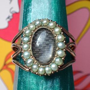 Antique Georgian 9ct Gold Seed Pearl Hair Locket Mourning Ring, c1820