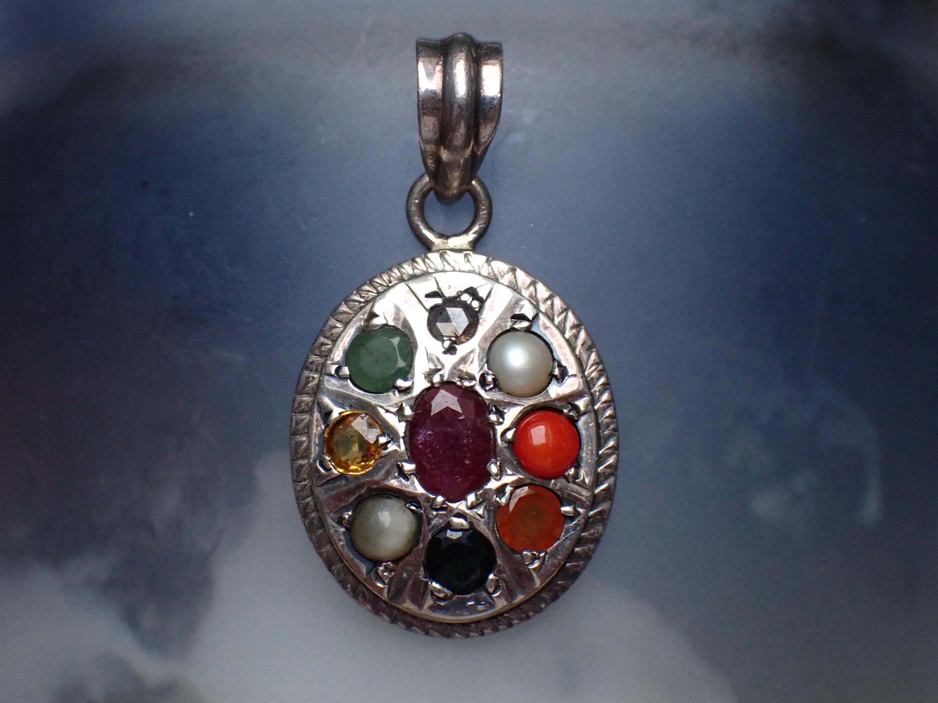 Navratna pendant in silver discount