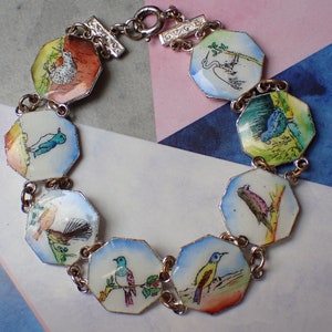 Pretty Vintage Enamel New Zealand Birds Souvenir Bracelet