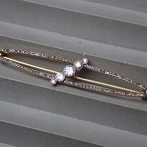 Stunning Antique Art Deco Gold & Silver Diamond Brooch