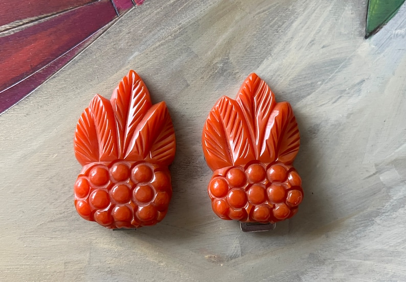 Vintage Heavily Carved Bakelite Pineapple Sash Dress Two Piece Buckle image 3