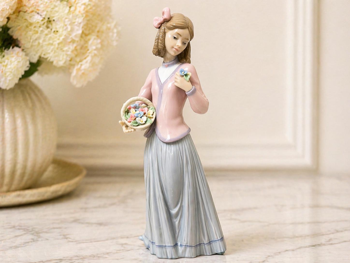 LLADRO by ロココ調rococo「花を持つ少女」＃Nao 花の香りにつつまれて