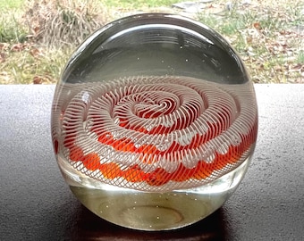 Presse-papiers vintage Latticino, spirale, art en verre de Murano, spirale orange et blanc torsadé