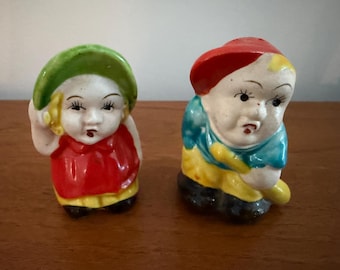 Vintage Japan Dutch Boy Girl Salt Pepper Shakers Hand Painted Ceramic Pair