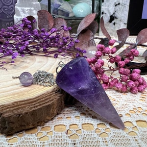 Amethyst Crystal Pendulum - Amethyst Faceted Crystal Pendulum - Amethyst Dowsing Pendulum - Crystal Collection - AME