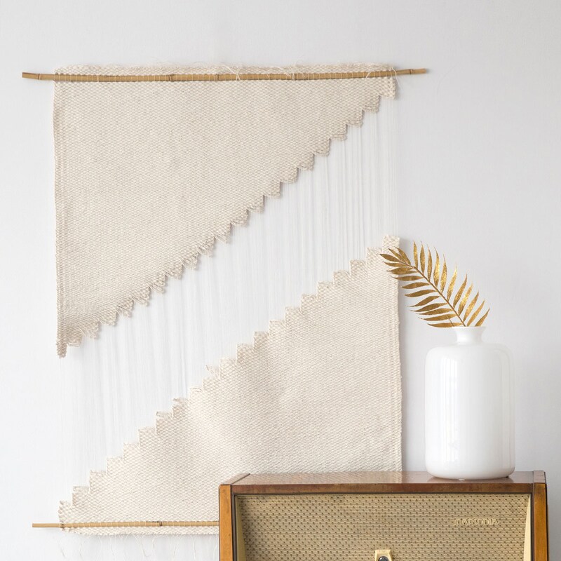 How to Hang a Tapestry on Walls the Right Way