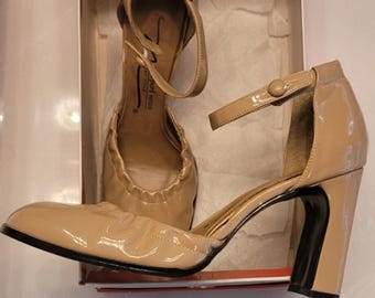 Shoes - Newport News Tan Women's Shoes