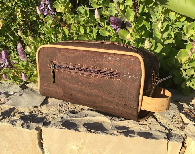 Cork toiletry bag, man, high quality cork, vegan, cruelty free, Eco Friendly