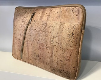 Cork laptop / iPad bag,  in high quality cork, vegan, cruelty free, Eco Friendly