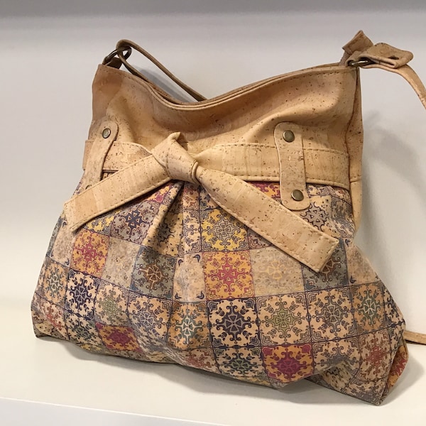 Sac en liège avec nœud papillon et azulejos, Vegan, Cruelty free, Eco Friendly