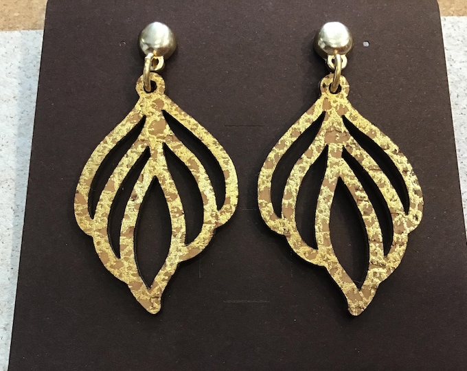 Cork earrings leaf shape, Vegan, Eco Friendly, cruelty free