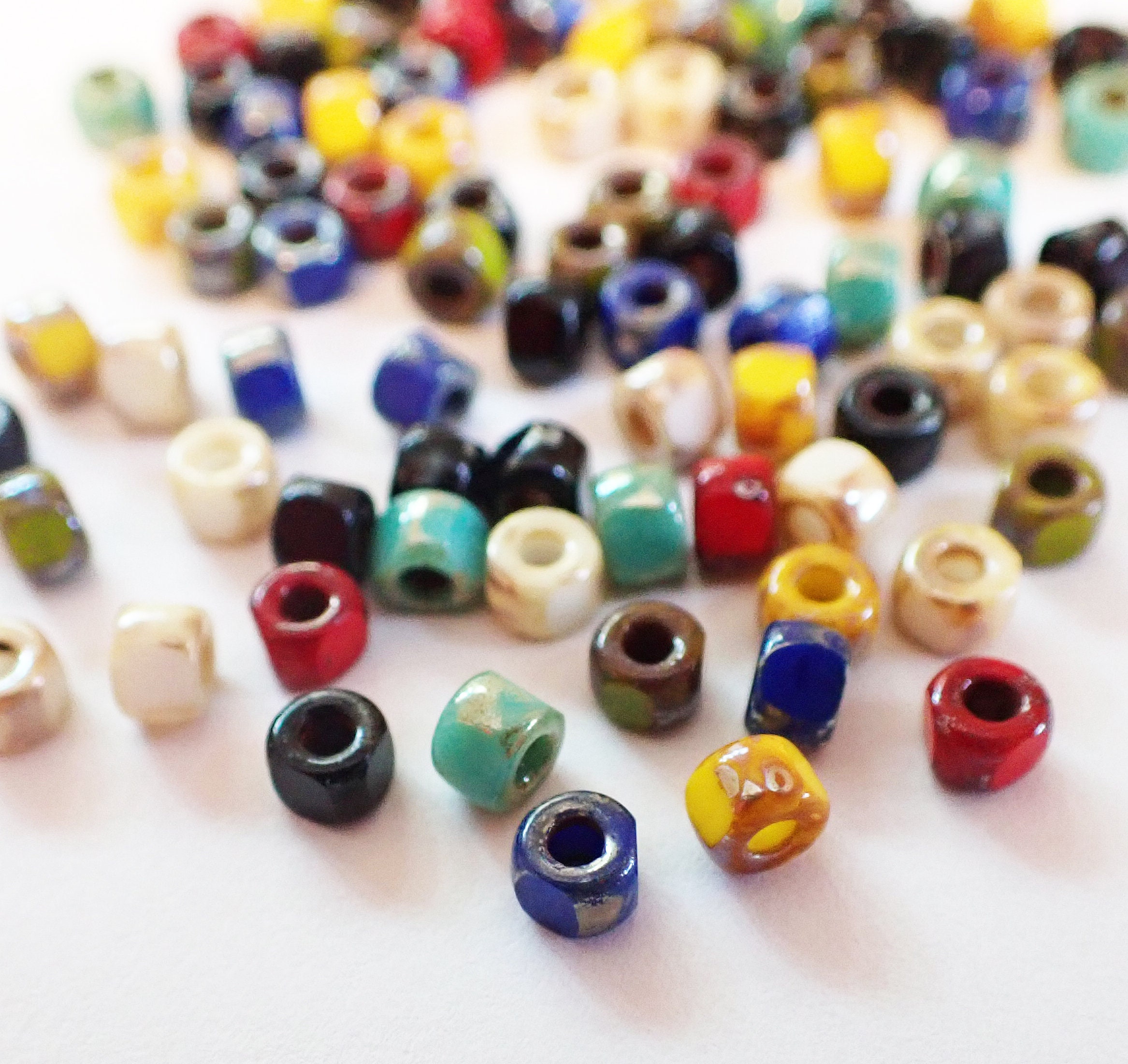 6/0 Aged Demeter Tube Picasso Mix (1/4 Kilo) - Bon Beads