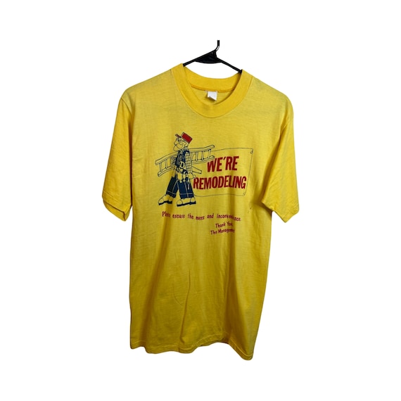 Vintage single stitch yellow remodeling graphic T… - image 1