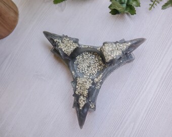 Faux Crow Skull, Crow Skull Decor, Raven Skull Decor, Gothic Decor, Curiosities, Oddities Decor, Resin Skull, Resin Decor, Witchy Resin