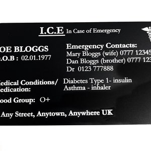 Carta di emergenza, carta d'identità medica, carta ICE incisa in alluminio, avviso medico in metallo personalizzato, carta portafoglio ICE, diabetico allergico, condizione medica