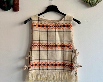 Upcycled 70s Karierte Weste: Handgemachtes Boho Fransen Top, Grösse Medium