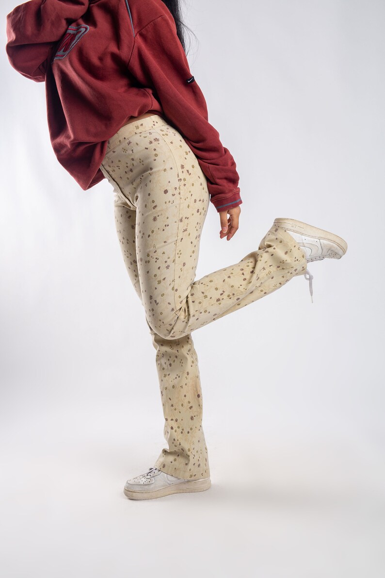 Soft yellow trousers Vintage flaired trousers Beige floral print pants Mid waisted pantalon Vintage mid waist pantalon Size XS34