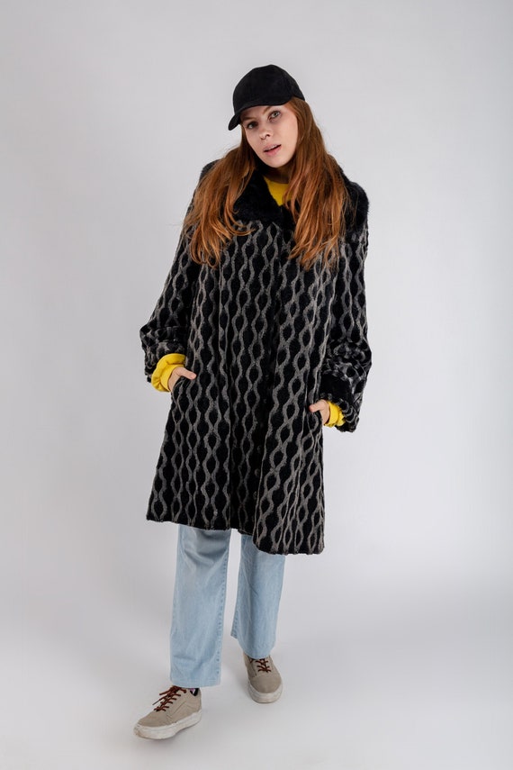 Women's vintage faux fur printed coat, Oversized b