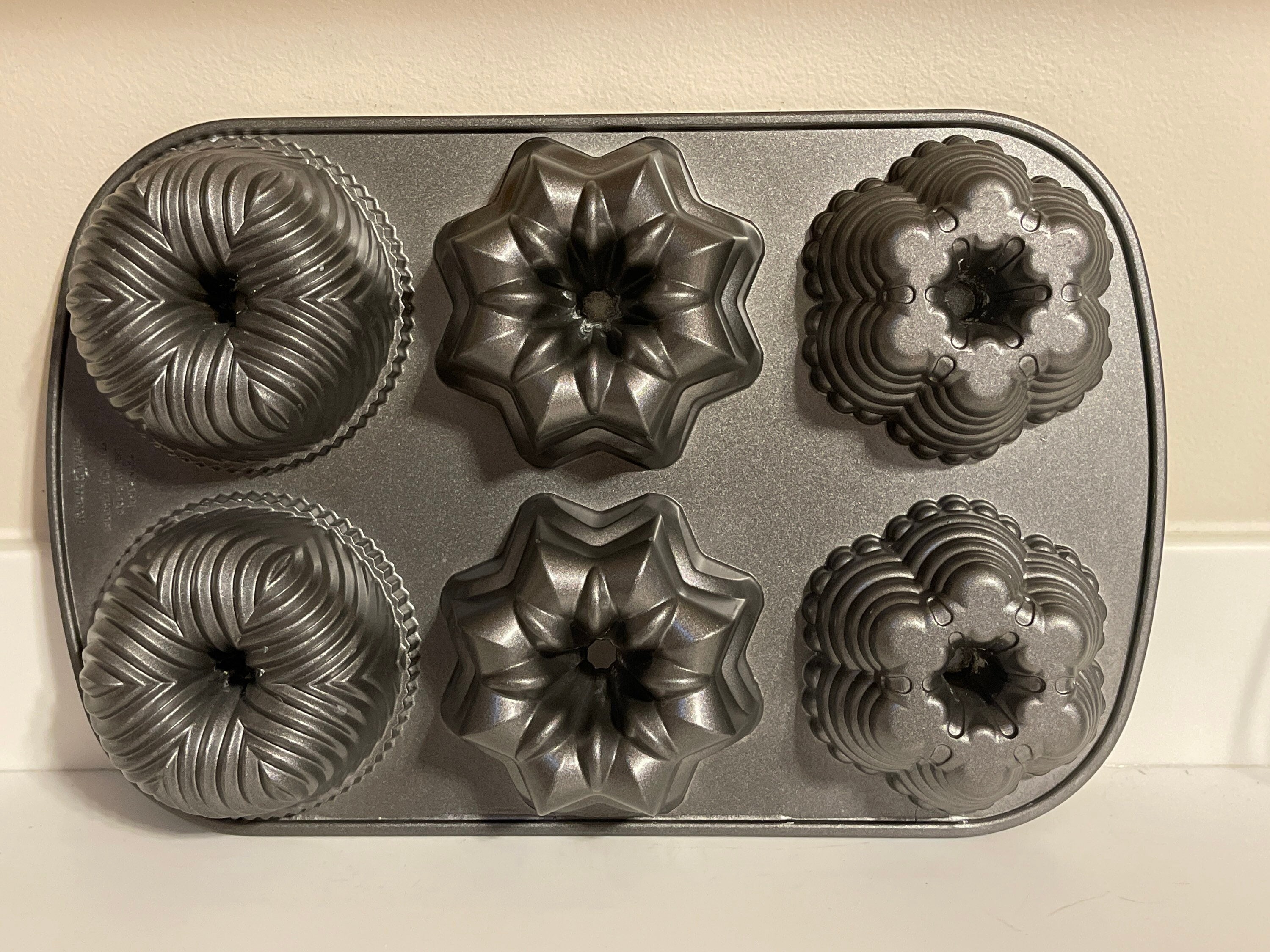 Nordic Ware Multi Mini Bundt Cake Pan Non-stick Cast Aluminum 6 Cavities  54424 