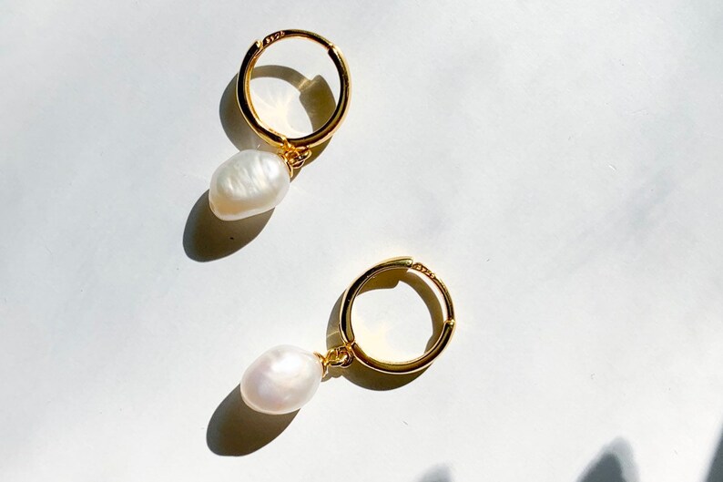 Pearl Hoop Earrings Simple pearl earrings Pearl Hoops Mini Hoop Earrings Gold pearl earrings Silver Pearl Hoop Earrings