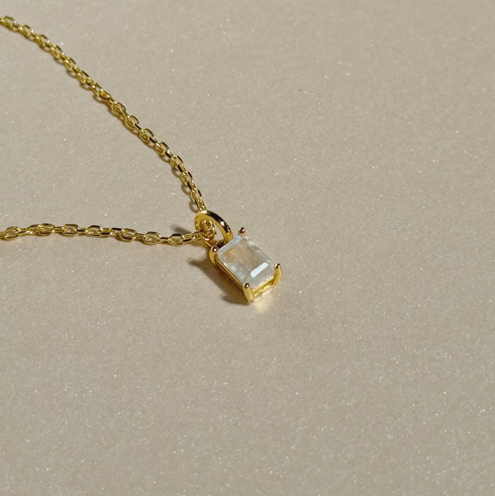 ネックレス・ペンダント Monday Edition _ Tiny Pebble Long Necklace Tiny Moonstone Necklace, June Birthstone 14k Gold Filled