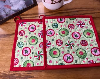 Christmas Quilted Potholder Set: Handmade Holiday Hot Pads
