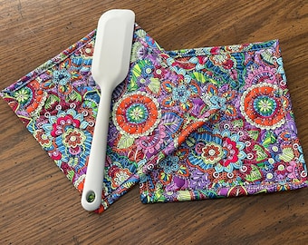 Handmade Quilted Potholder Set: Cotton Fabric Hot Pads