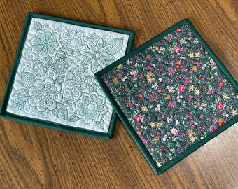 Quilt potholder to dress up you kitchen table, set of 2 embroidered fabric potholders, Green embroidered quilt hot pads, candle mats