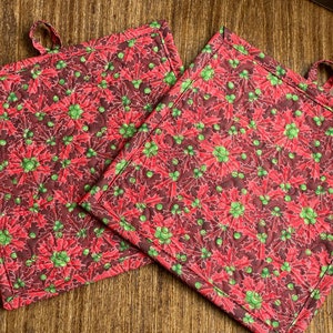 Christmas Quilted Potholder Set: Handmade Holiday Hot Pads