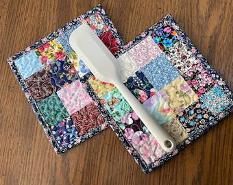 Scrap Quilt Potholder Set: Floral Fabric Hot Pads, Candle Mats